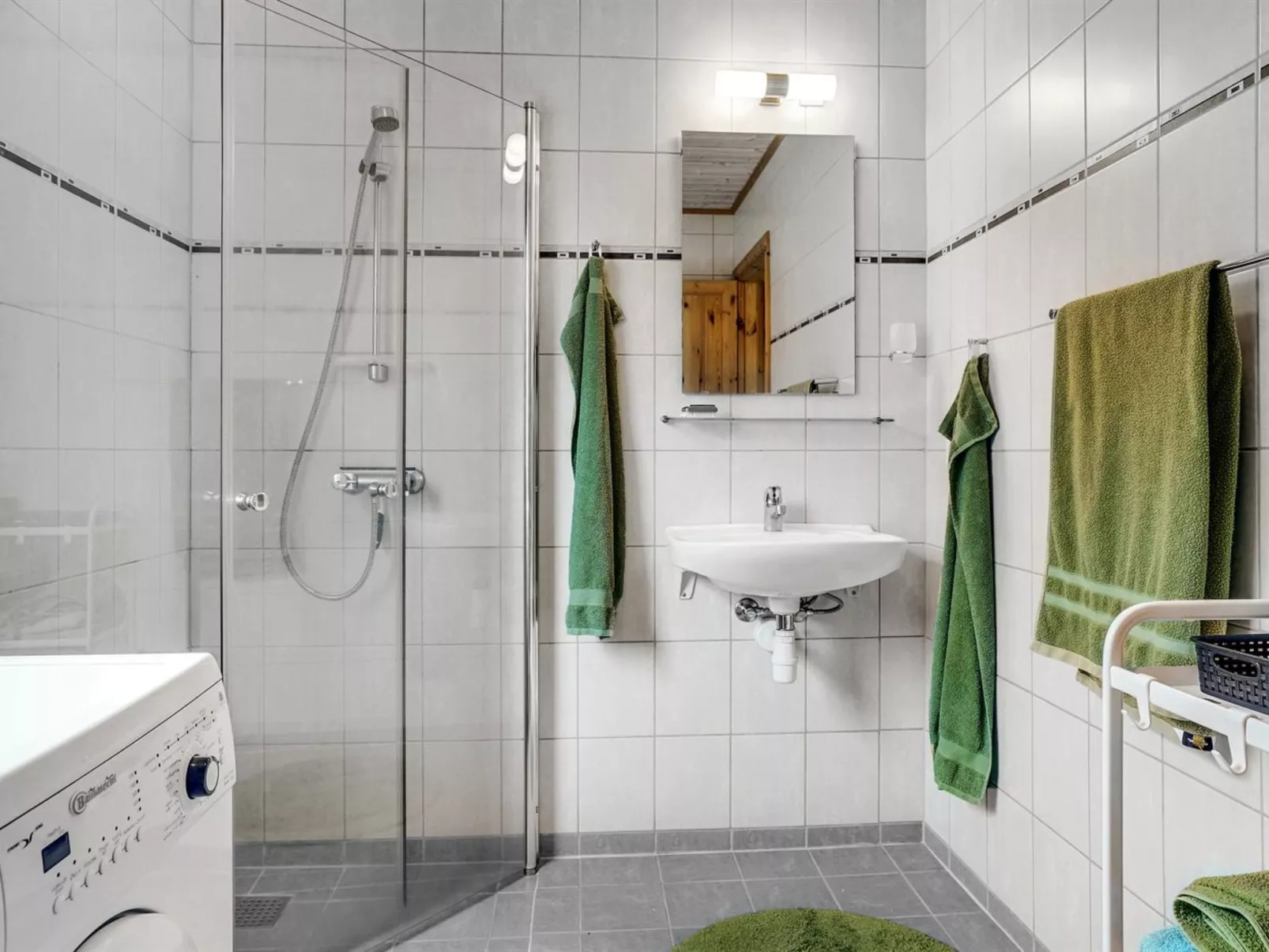 "Goti" - 1km to the fjord-Binnen