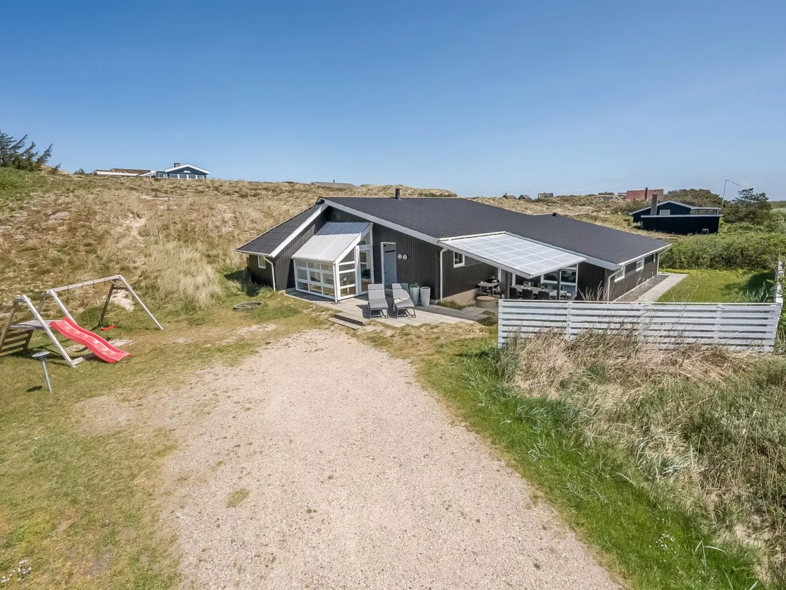 "Saku" - 495m to the fjord-Buiten