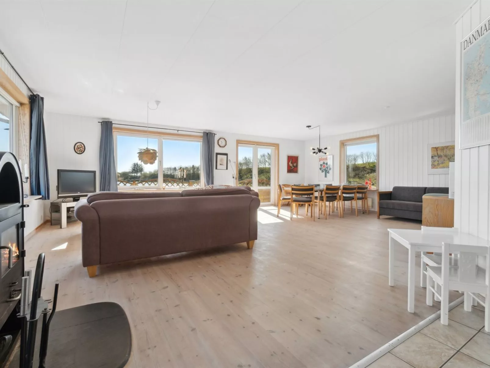 "Alvira" - 8km to the fjord-Binnen