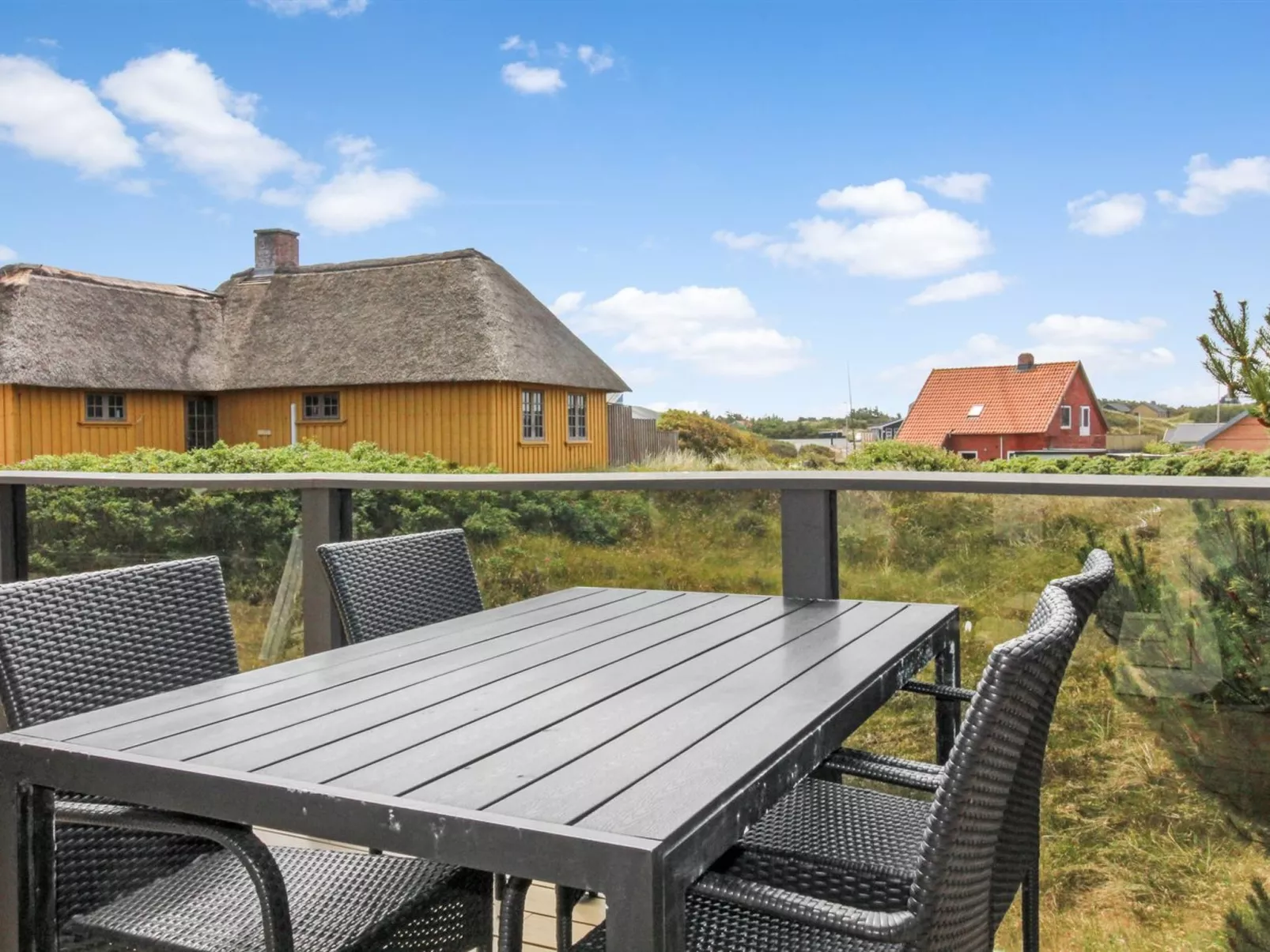 "Josie" - 200m from the sea-Buiten