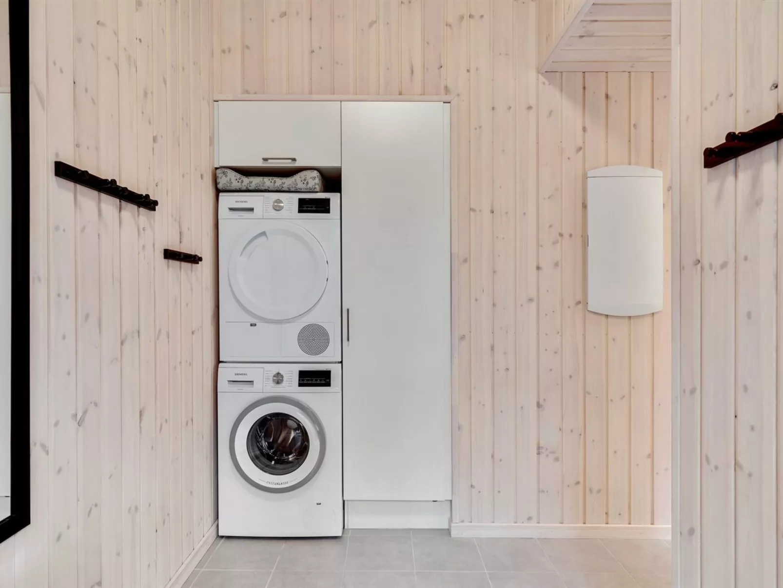 "Jorn" - 75m from the sea-Binnen