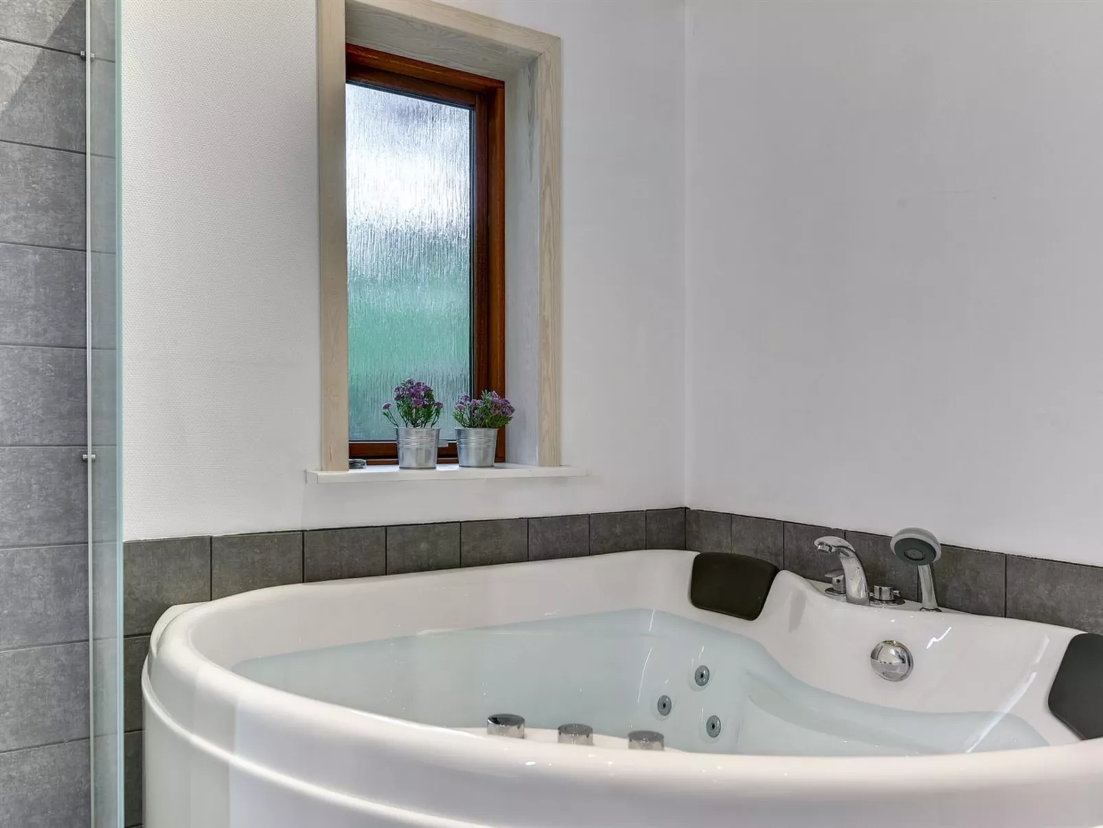 "Nelie" - 40km from the sea-Binnen