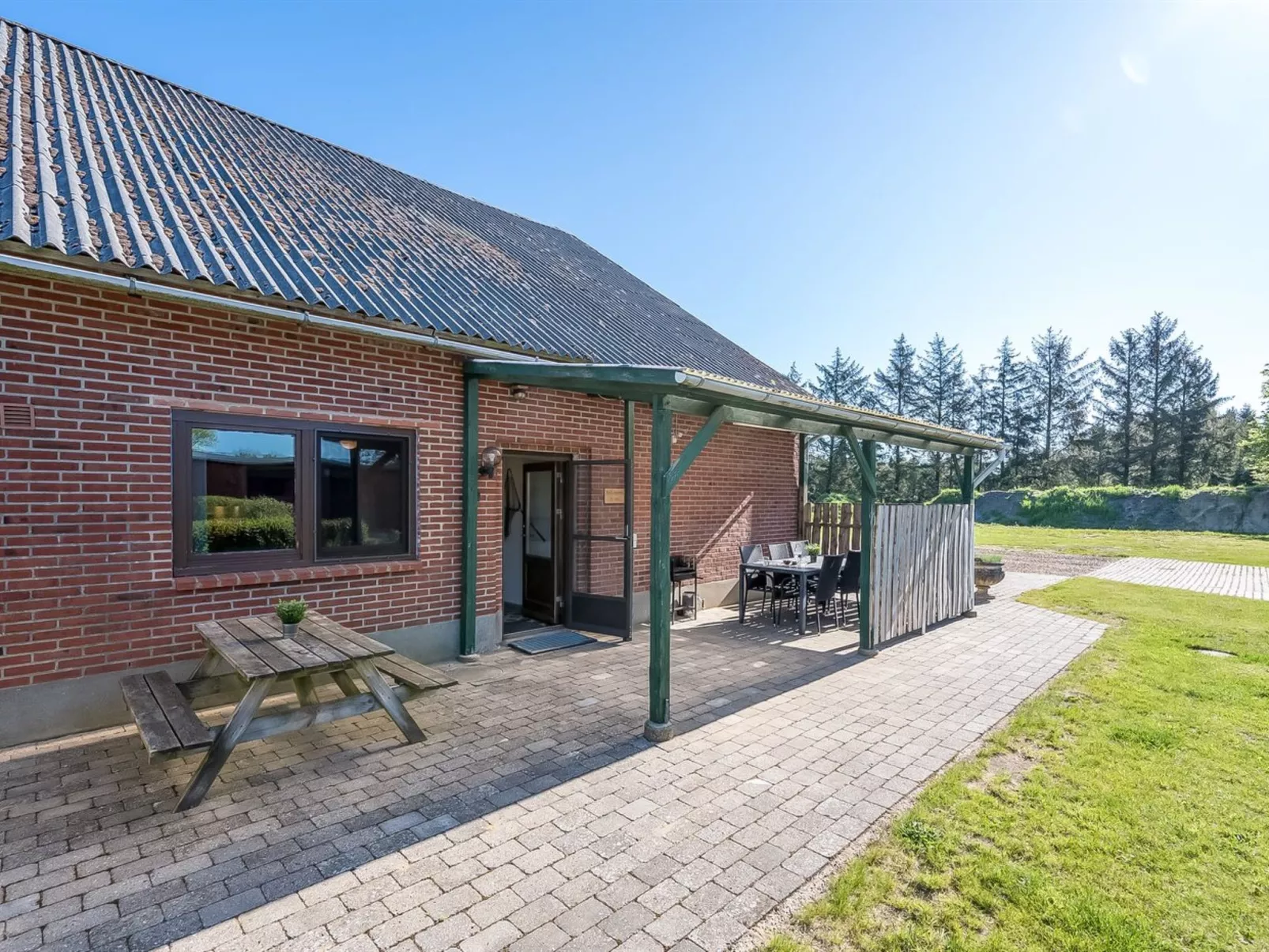 "Gertraude" - 17km to the fjord-Buiten