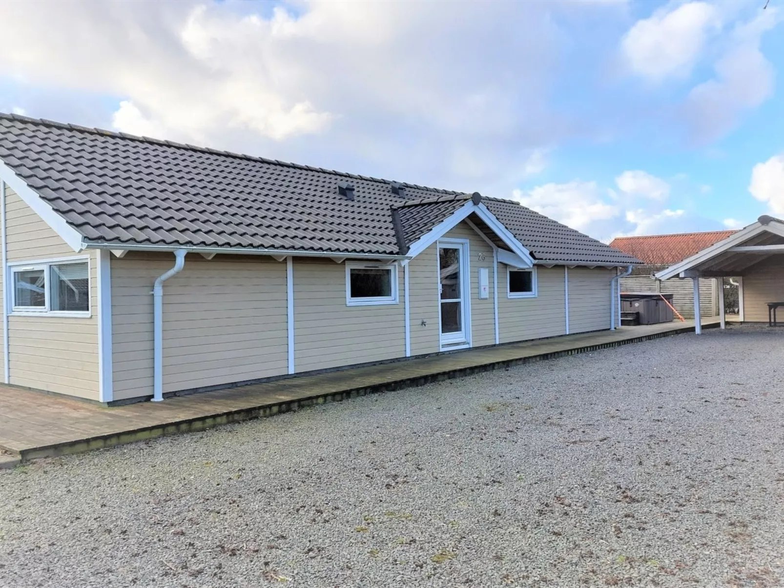 "Clarina" - 800m to the fjord-Buiten