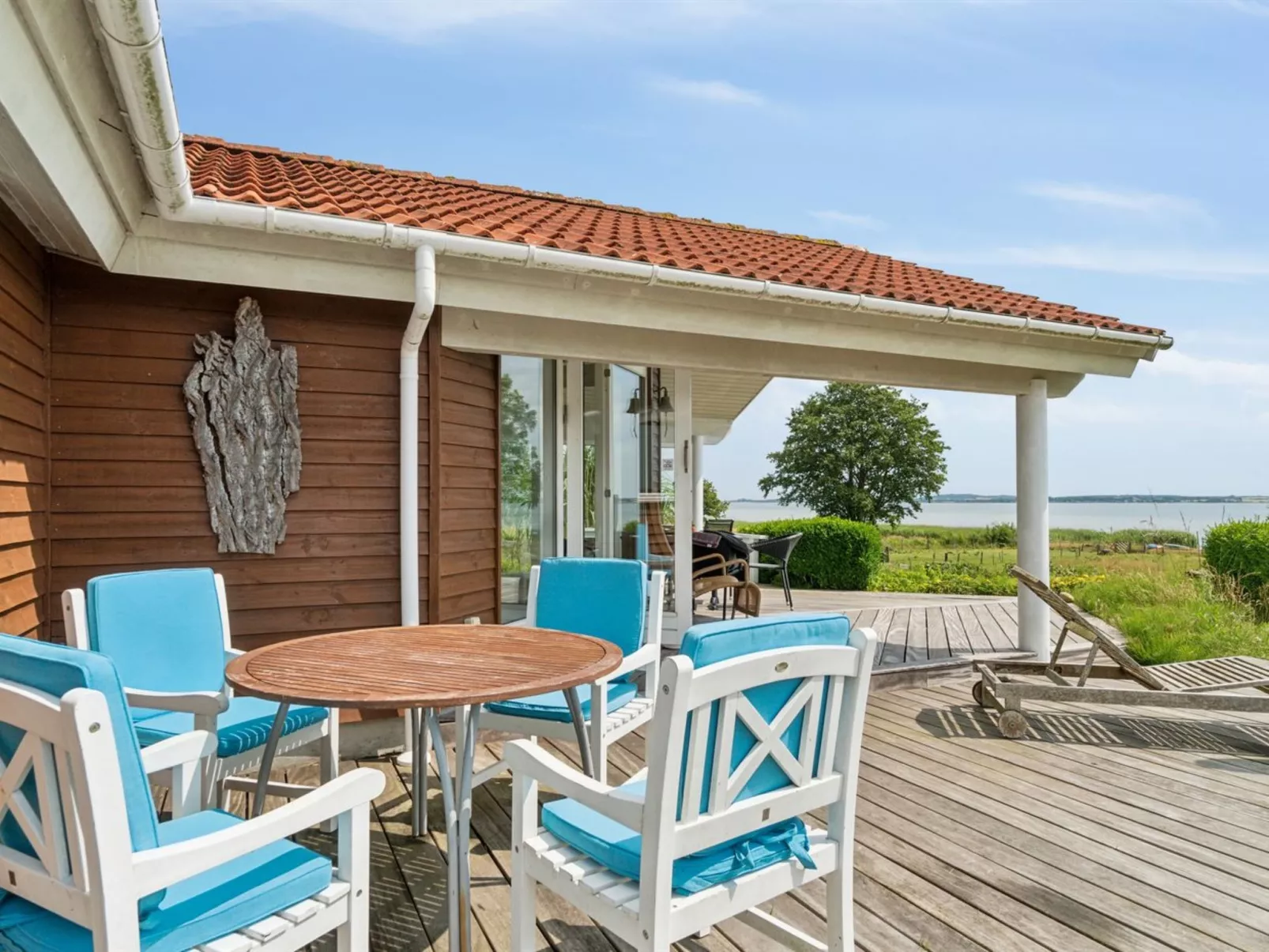 "Brunman" - 10m to the fjord-Buiten