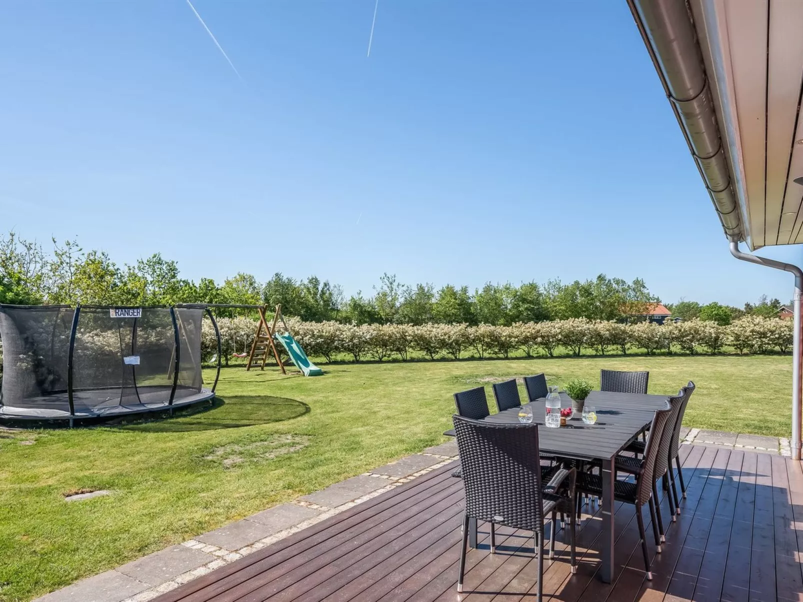 "Hedevig" - 800m to the fjord-Buiten