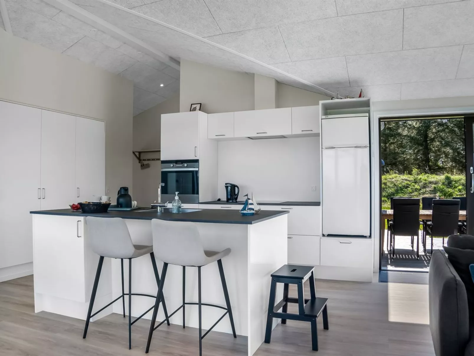 "Merete" - 900m from the sea-Binnen