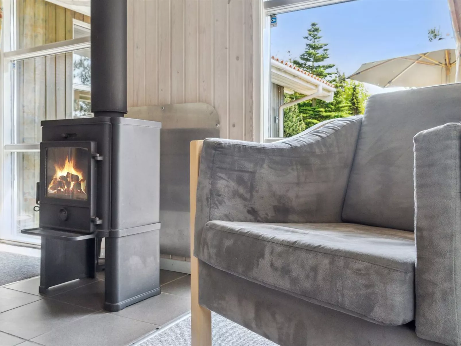 "Eini" - 500m from the sea-Binnen