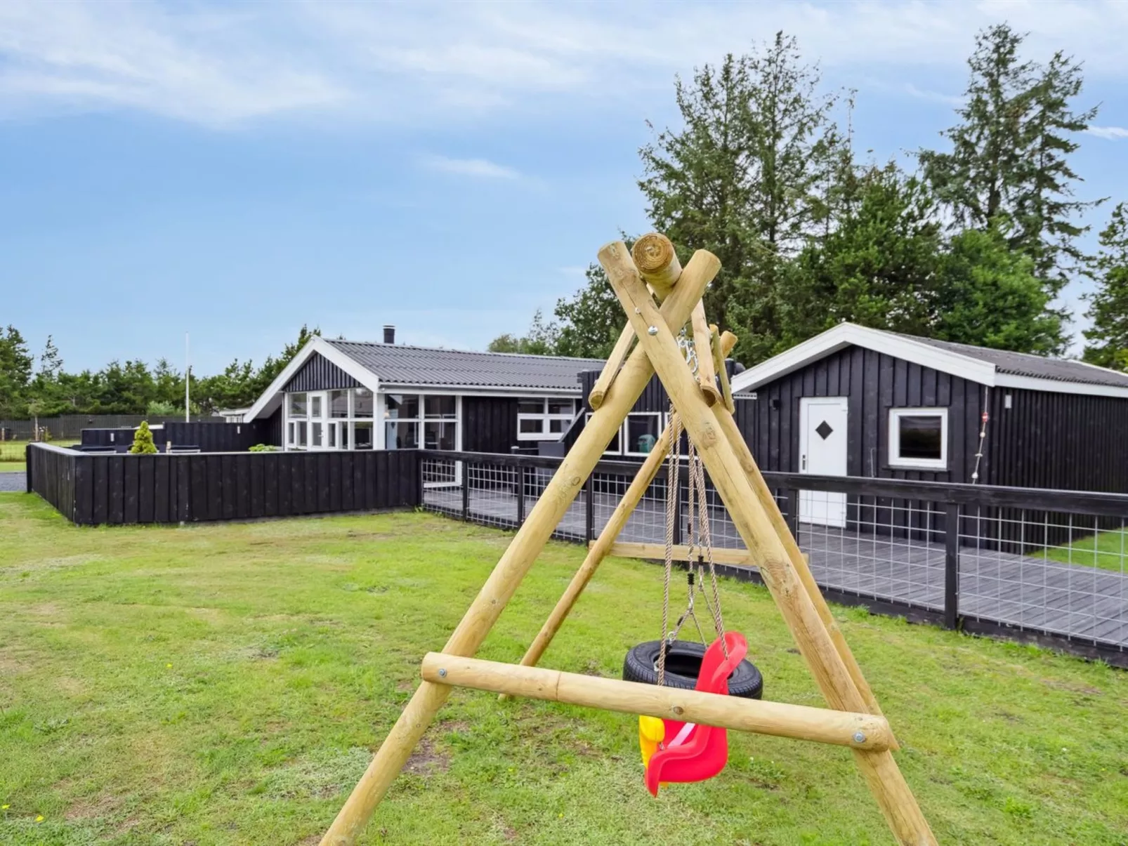 "Sylvi" - 750m from the sea-Binnen