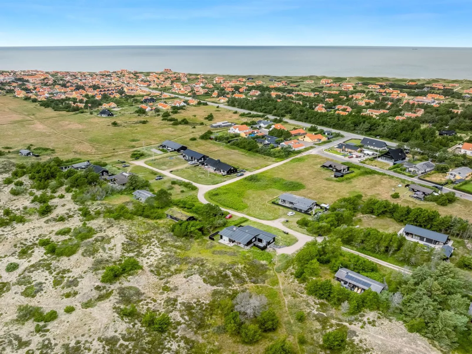 "Vemund" - 300m from the sea-Buiten