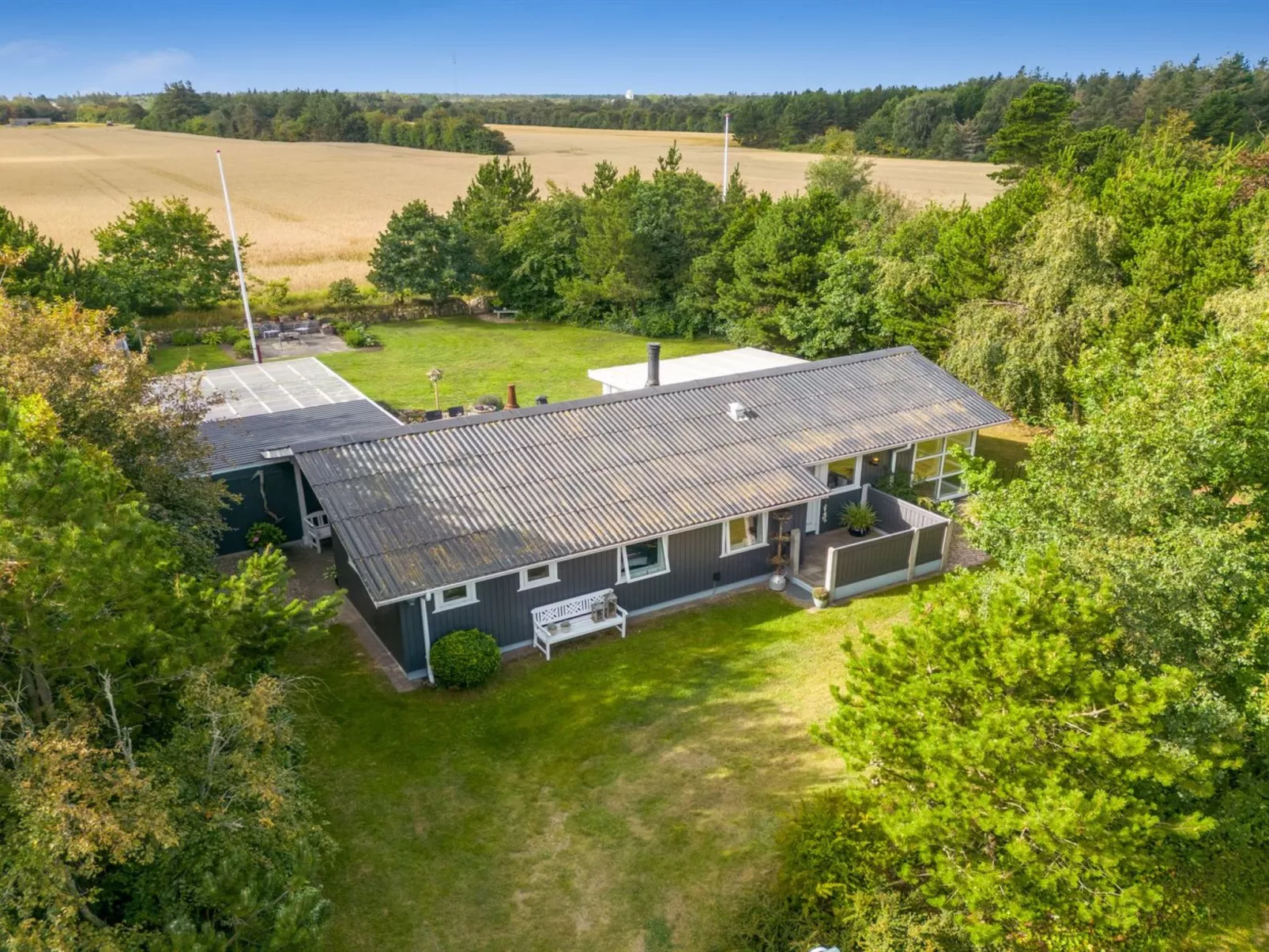 "Waghn" - 800m to the fjord-Buiten