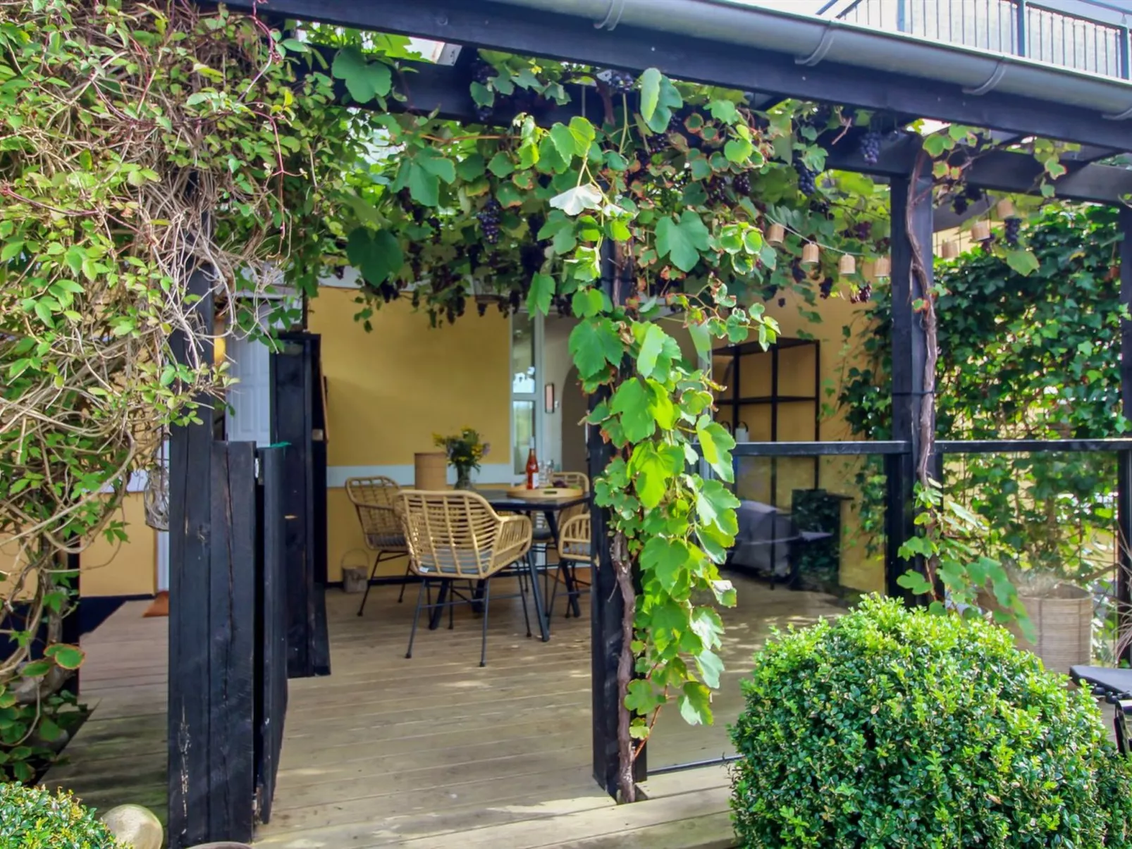 "Thorgny" - 900m from the sea-Binnen