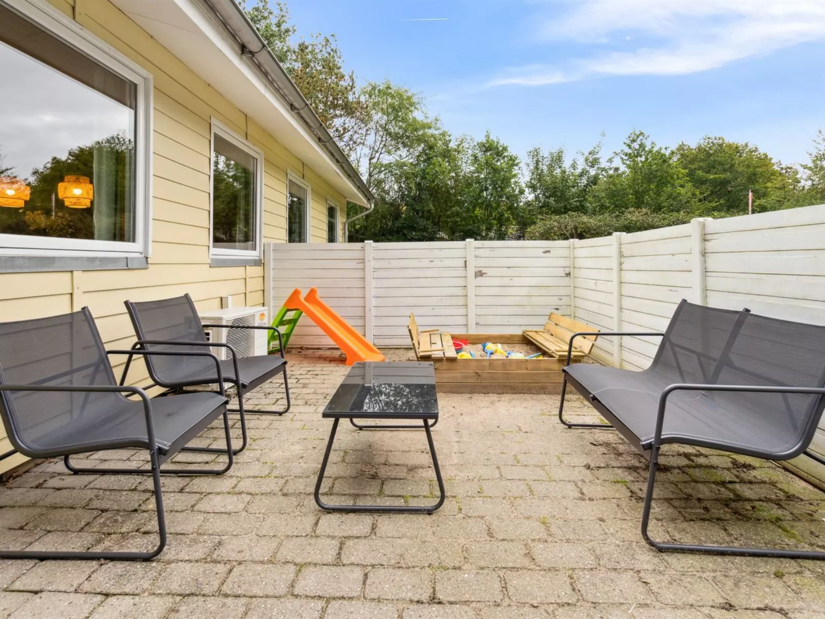 "Viljo" - 30km from the sea-Buiten