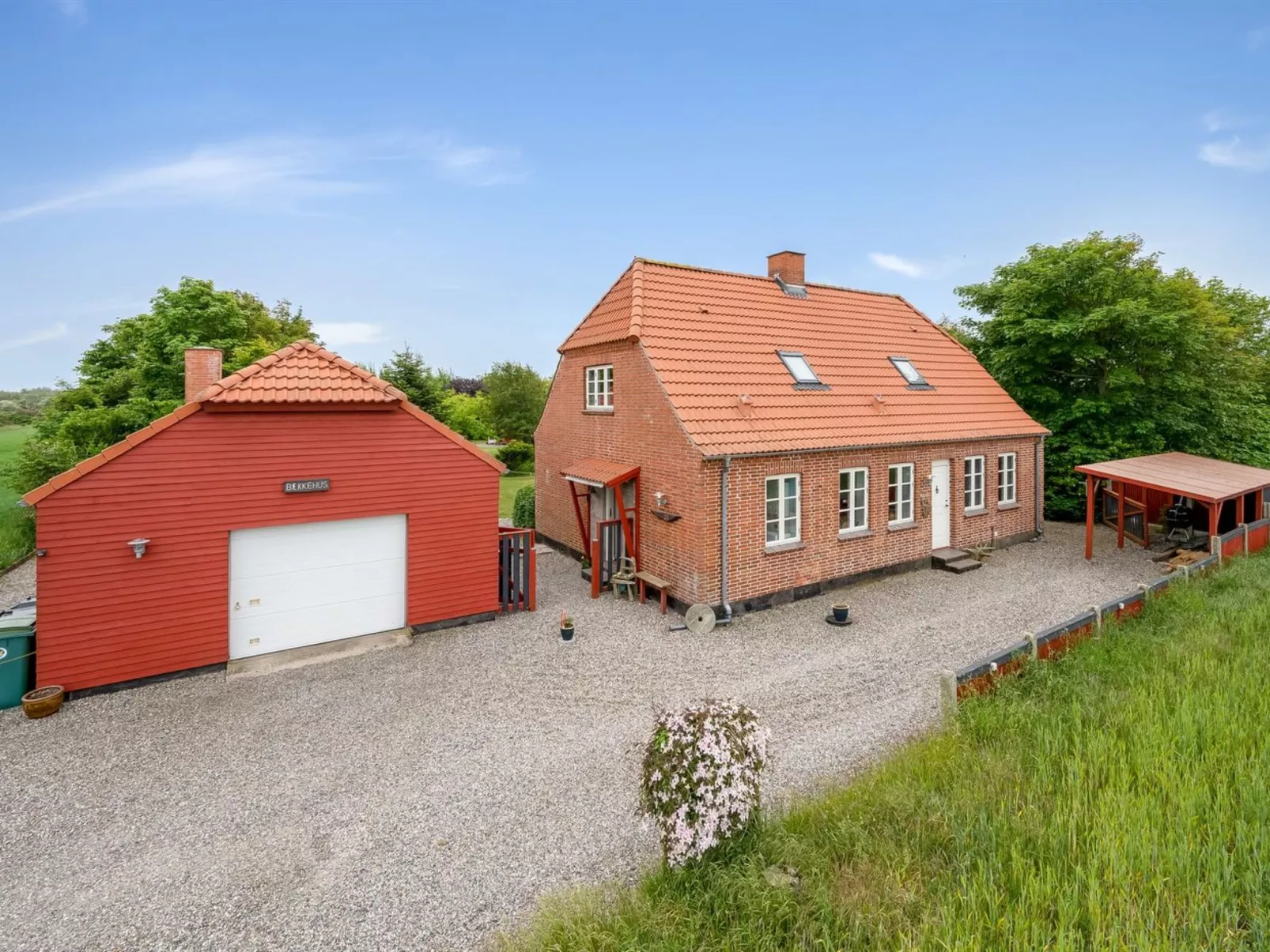 "Soria" - 600m to the fjord-Buiten