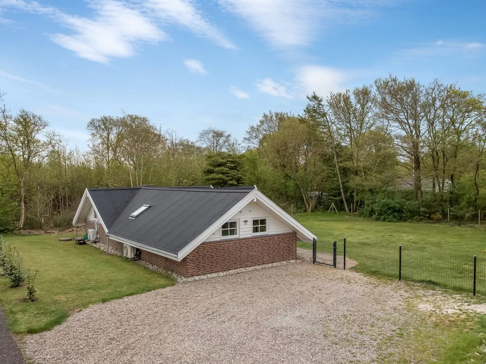 "Anu" - 300m to the fjord-Buiten