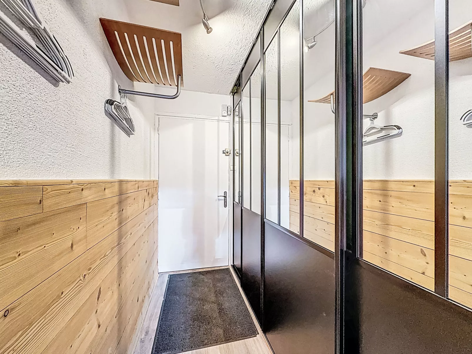 Les Grandes Balmes I et II (Le Lac)-Binnen