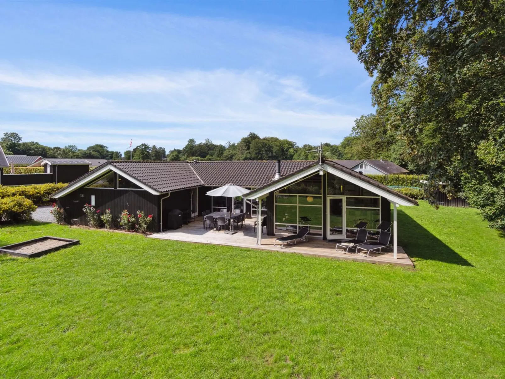 "Edin" - 150m from the sea-Buiten