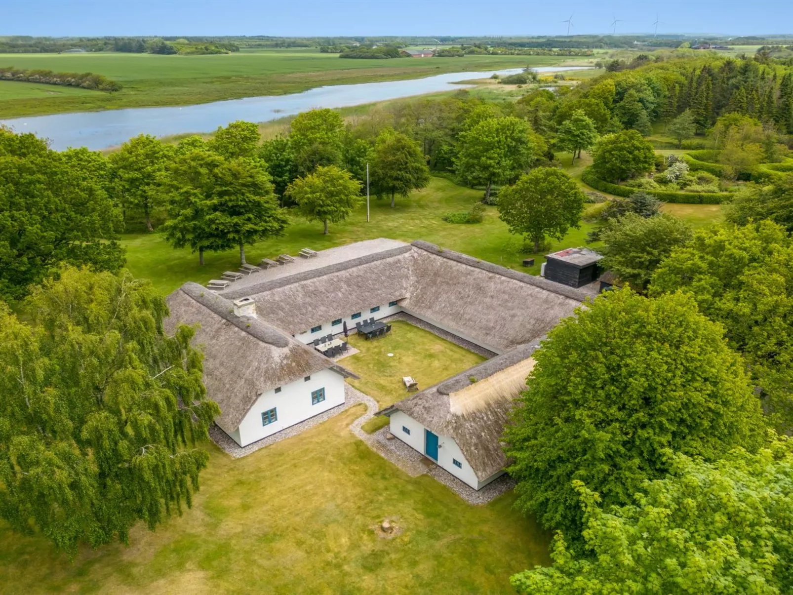 "Tatiane" - 10km from the sea-Buiten