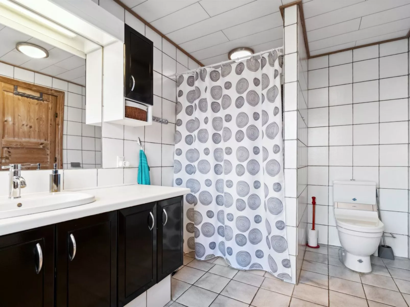 "Josie" - 700m from the sea-Binnen