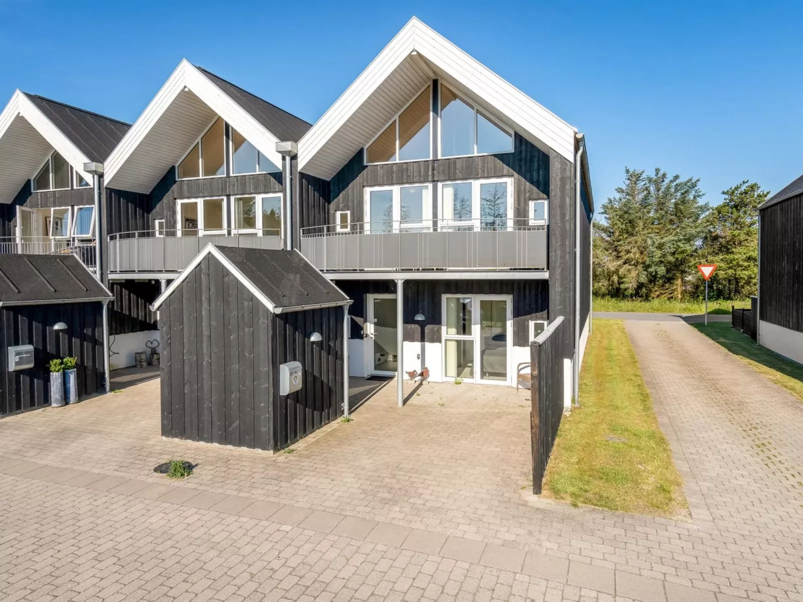 "Flugha" - 600m from the sea-Buiten