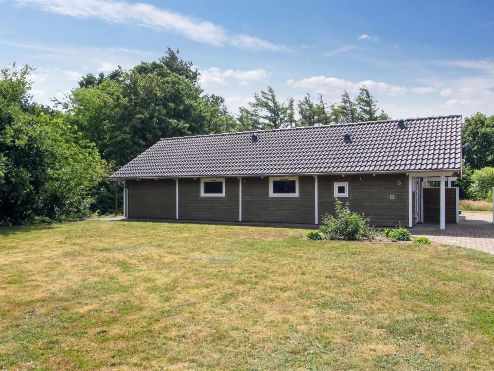 "Sanna" - 30km from the sea-Buiten