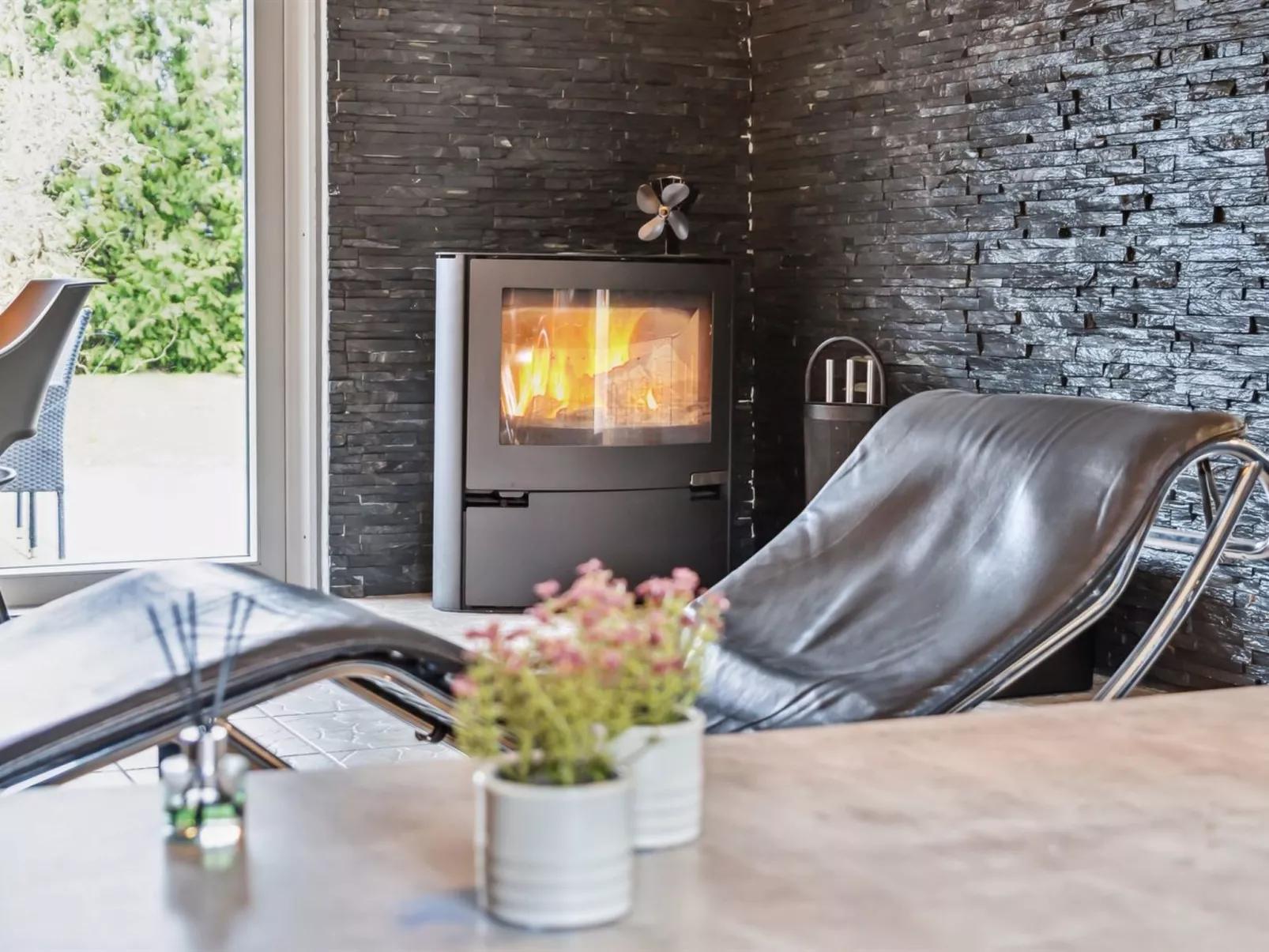 "Fidelia" - 400m from the sea-Binnen