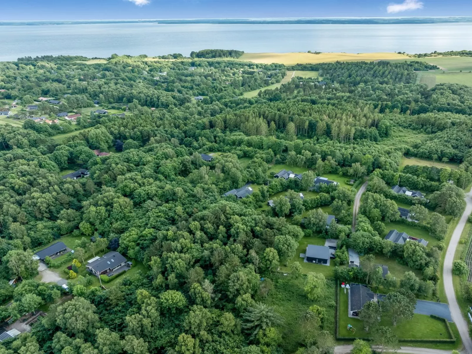 "Scalli" - 1.5km to the fjord-Buiten