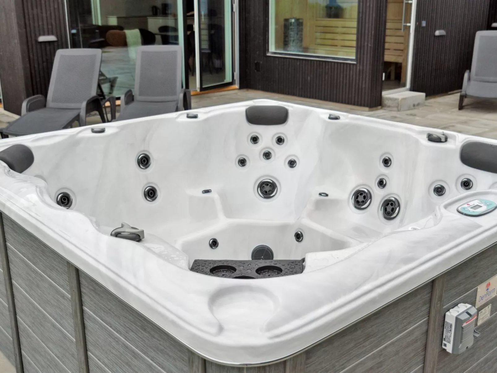 "Straale" - 50m from the sea-Binnen