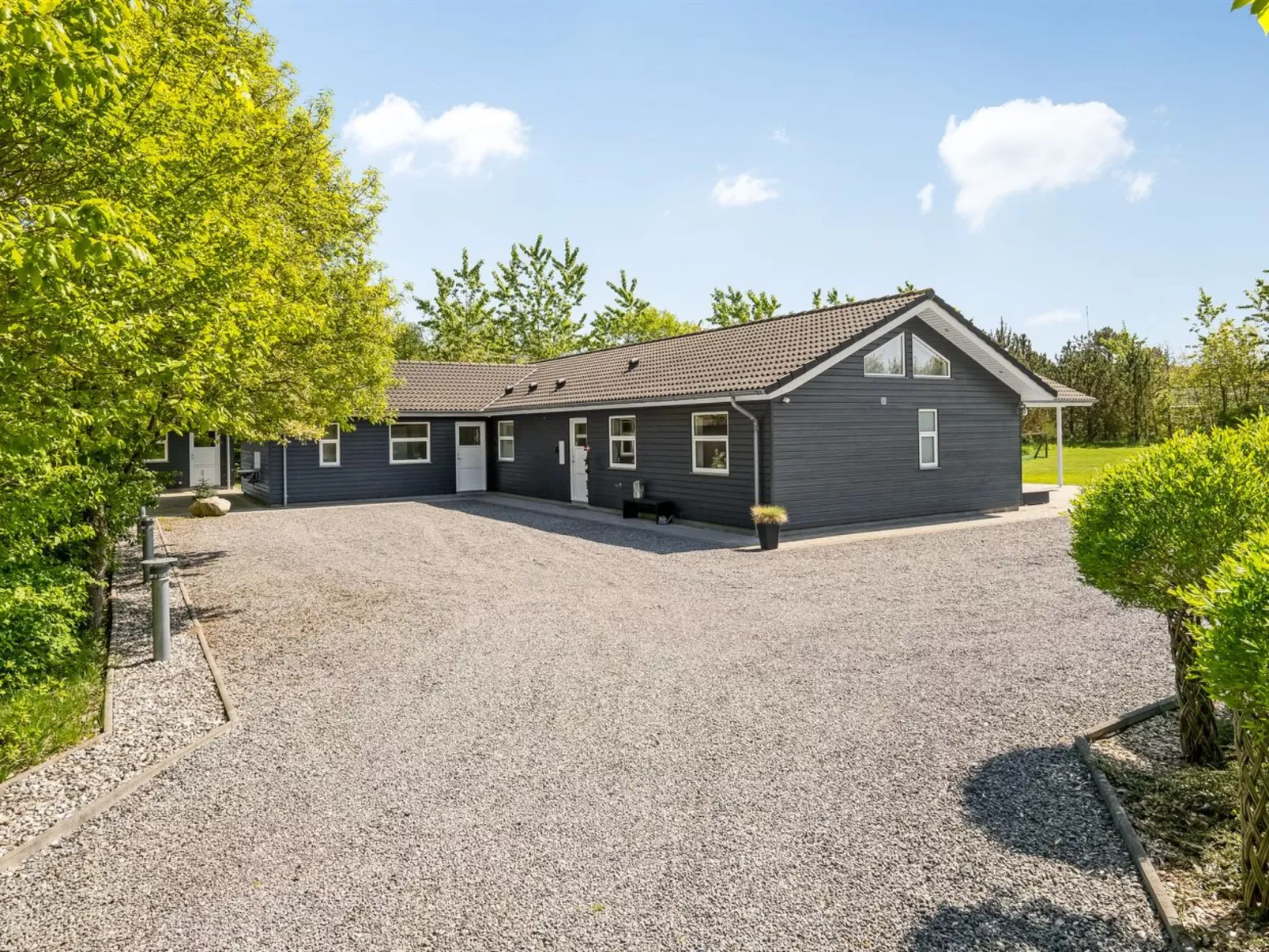 "Ahto" - 600m to the fjord-Buiten