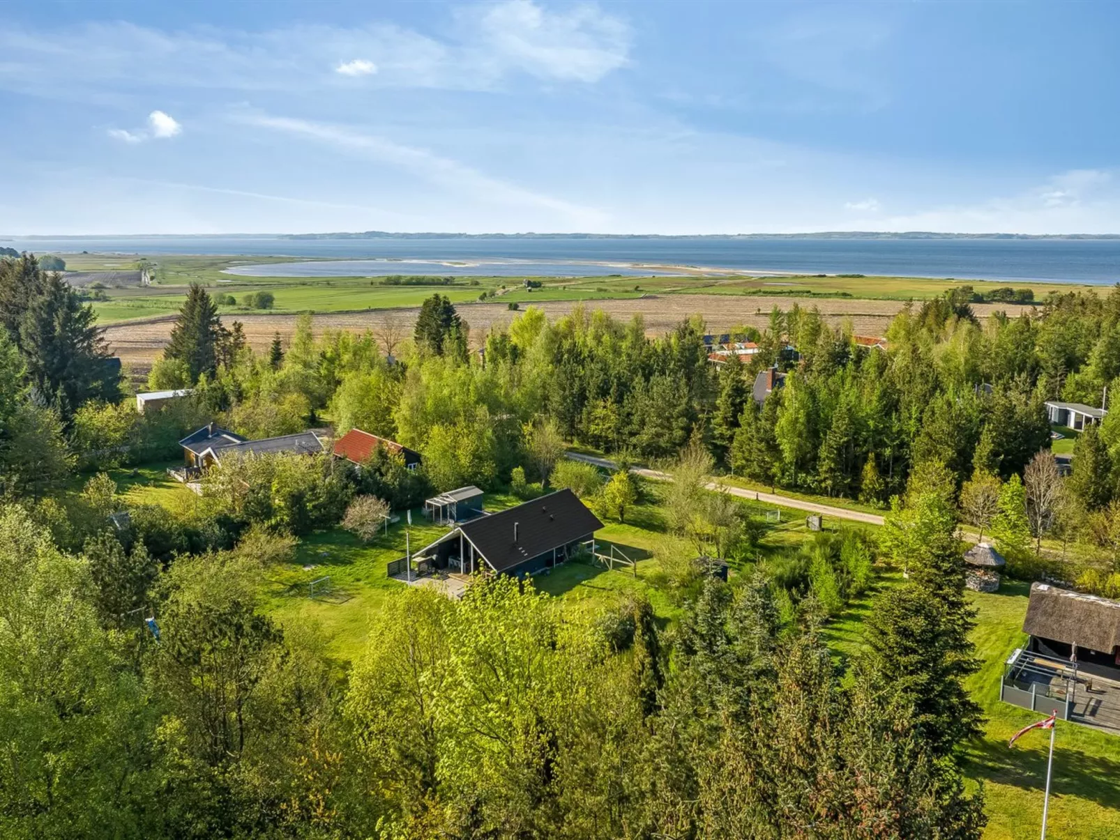 "Niesina" - 600m to the fjord-Buiten