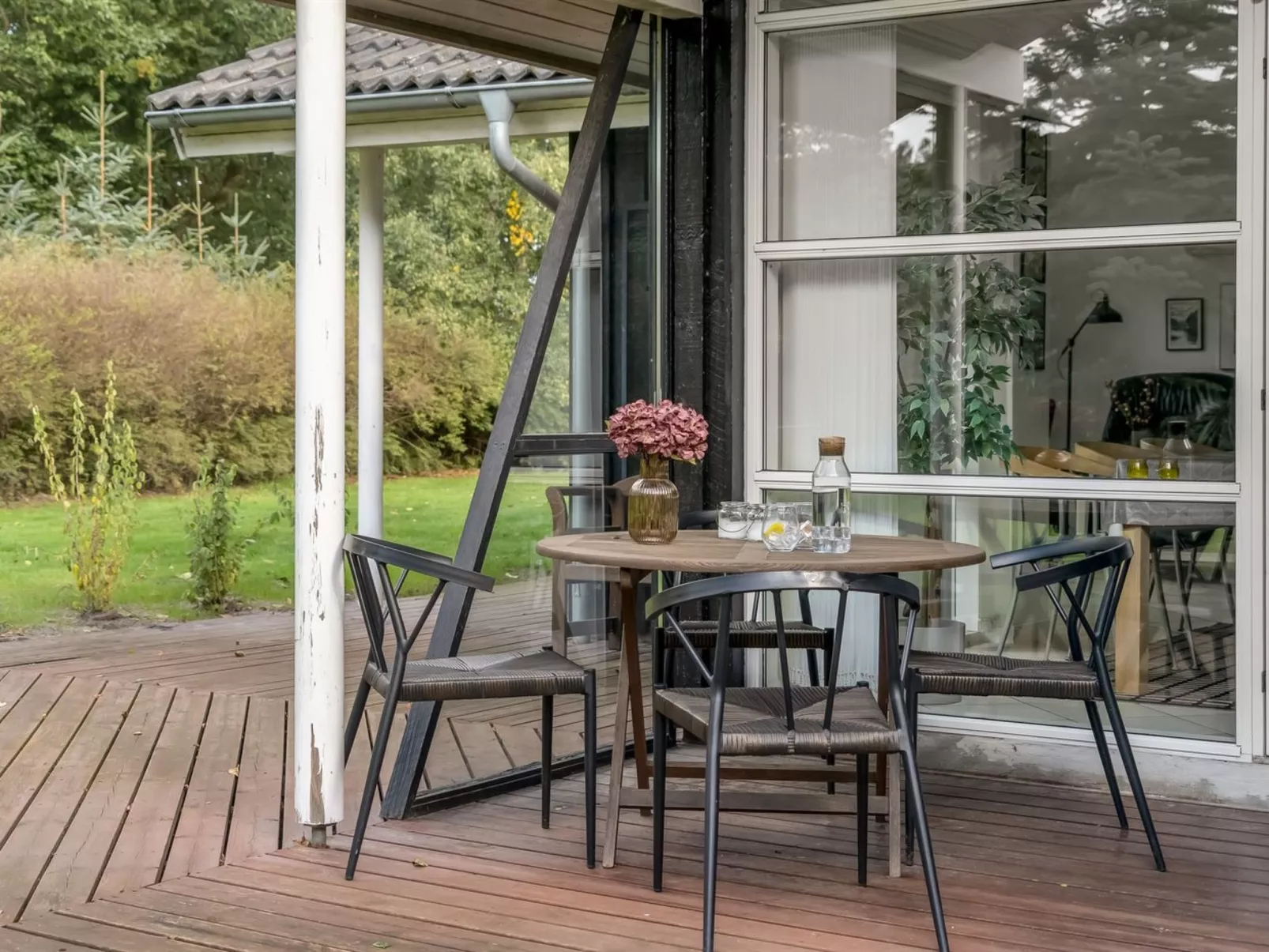 "Neli" - 850m to the fjord-Buiten