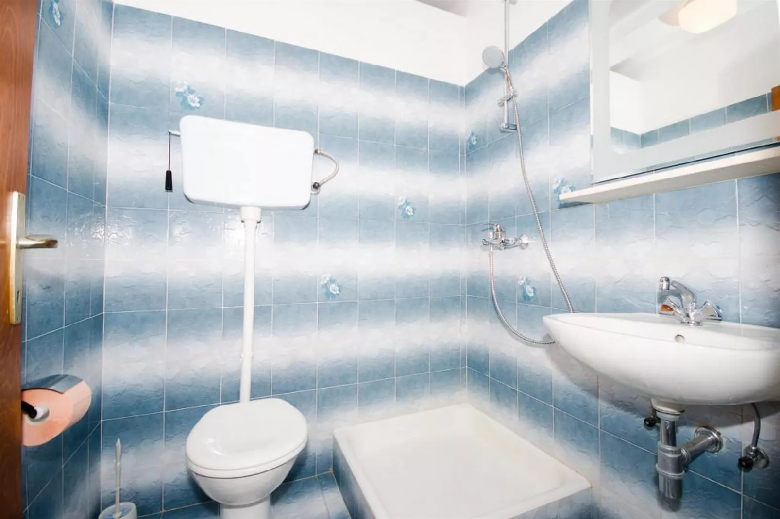 Guest House Rooms Rose - Romantic Double Room with Balcony and Sea View (No.1)-Slaapkamer