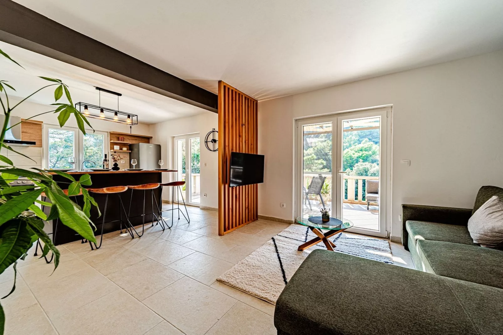 Holiday Home Island Gem - Five  Bedroom Apartment-Woonkamer