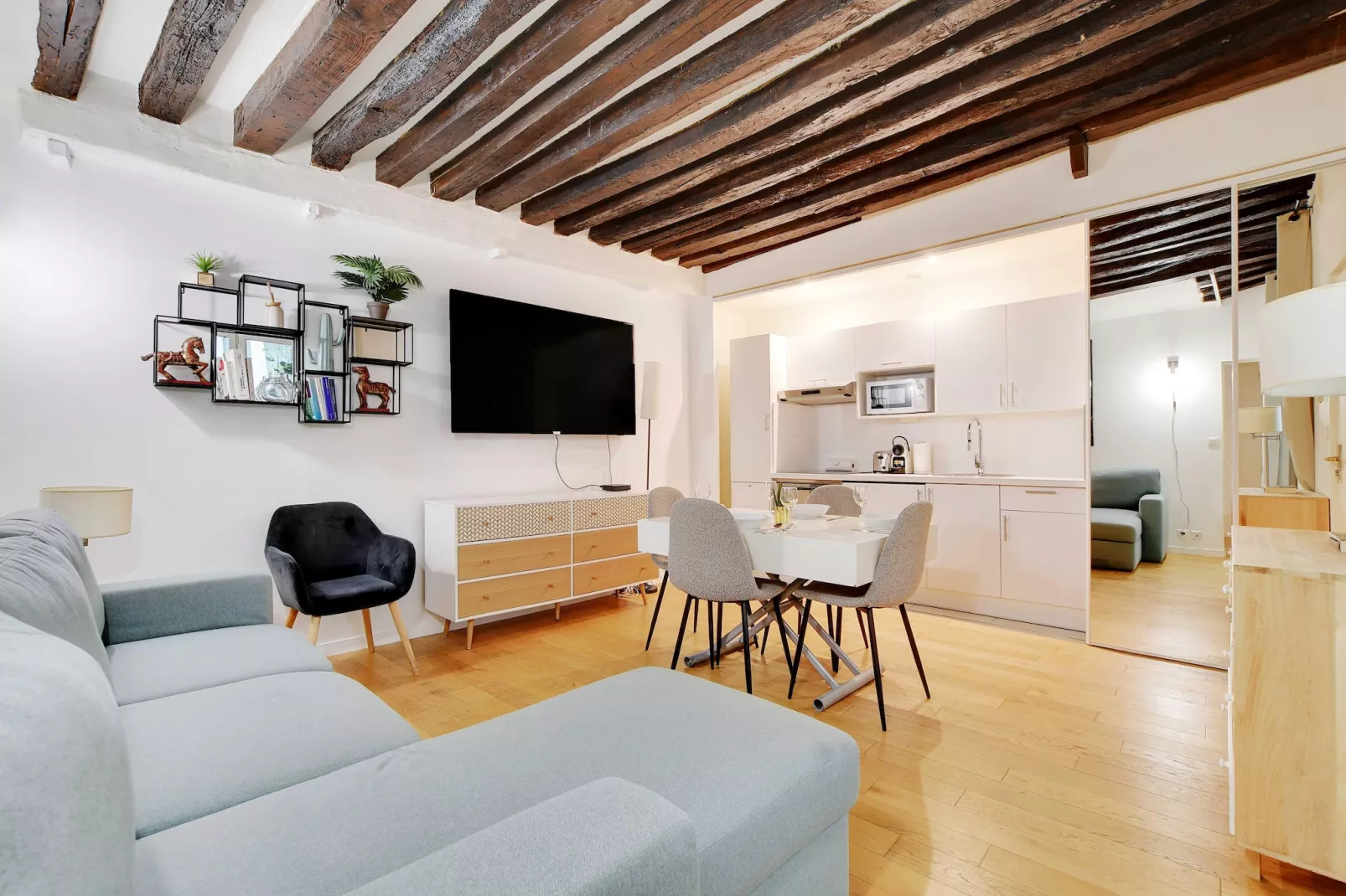 RP-28-TRUANDERIE-Woonkamer