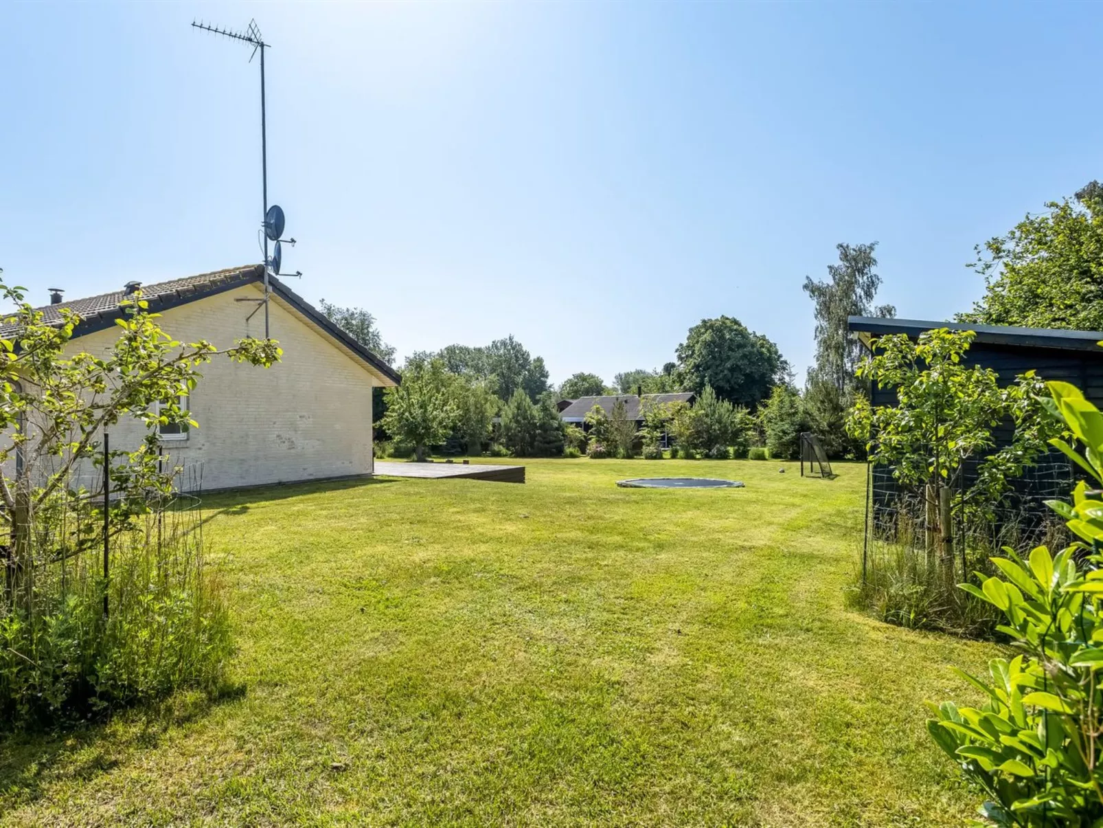 "Laulu" - 200m from the sea-Buiten