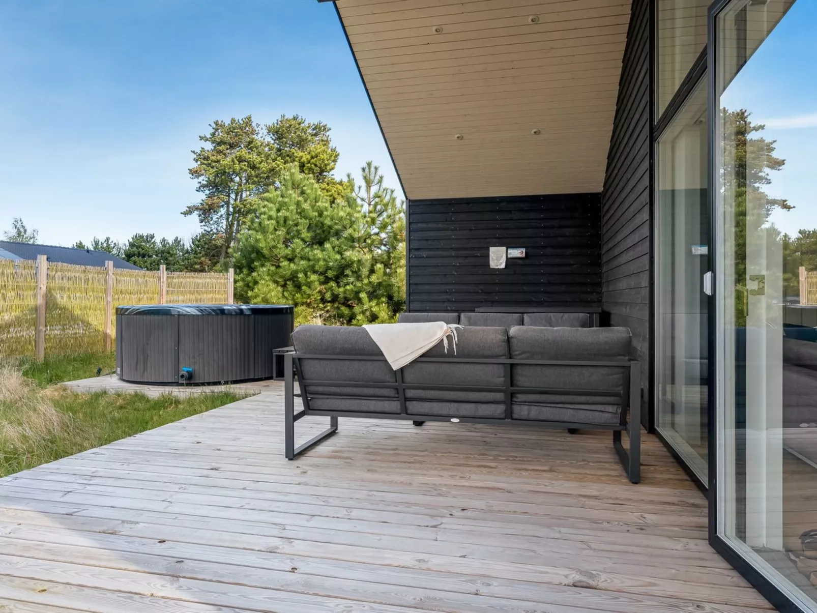 "Jale" - 900m from the sea-Buiten