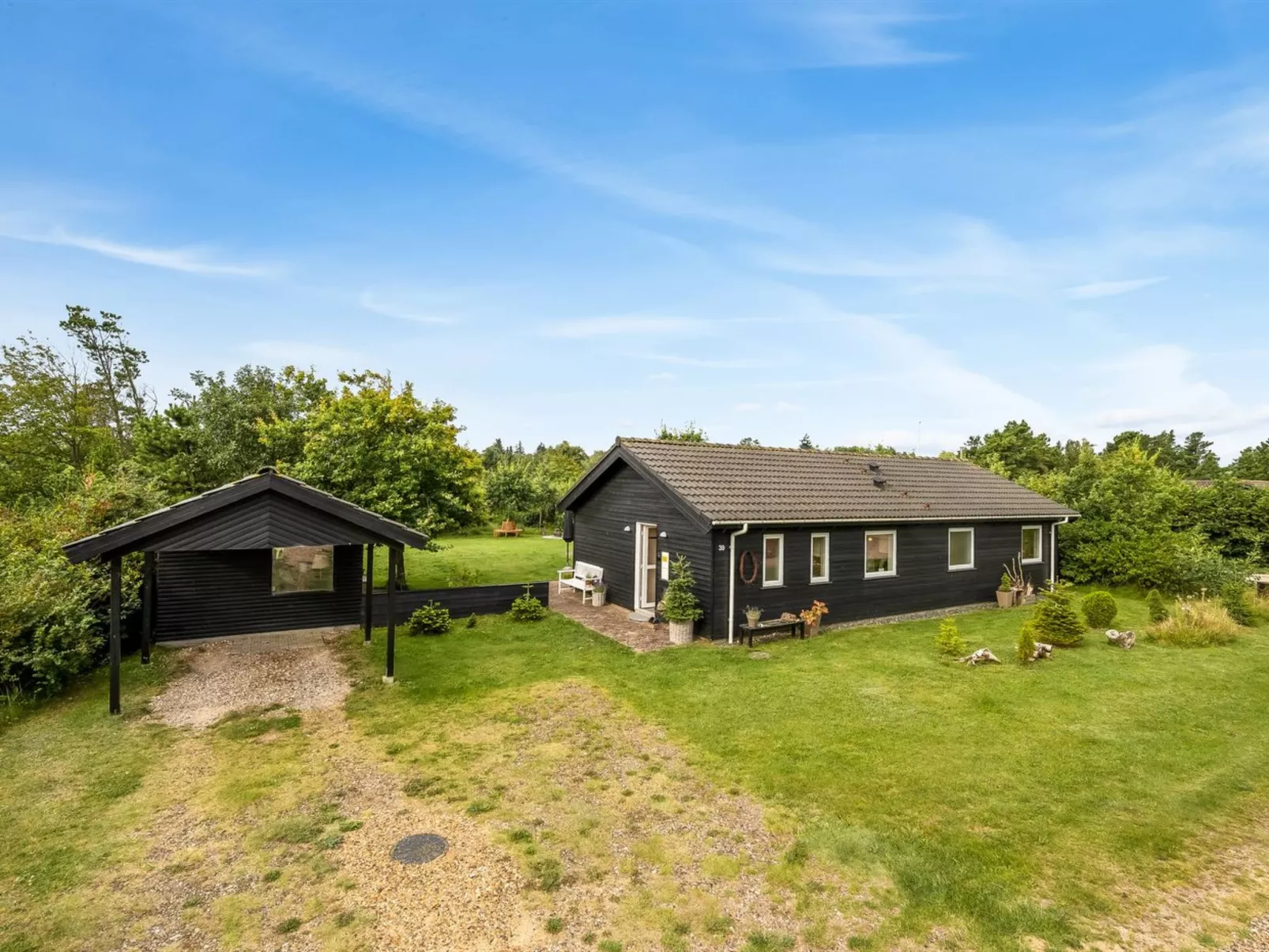 "Jarmunrek" - 400m to the fjord-Buiten