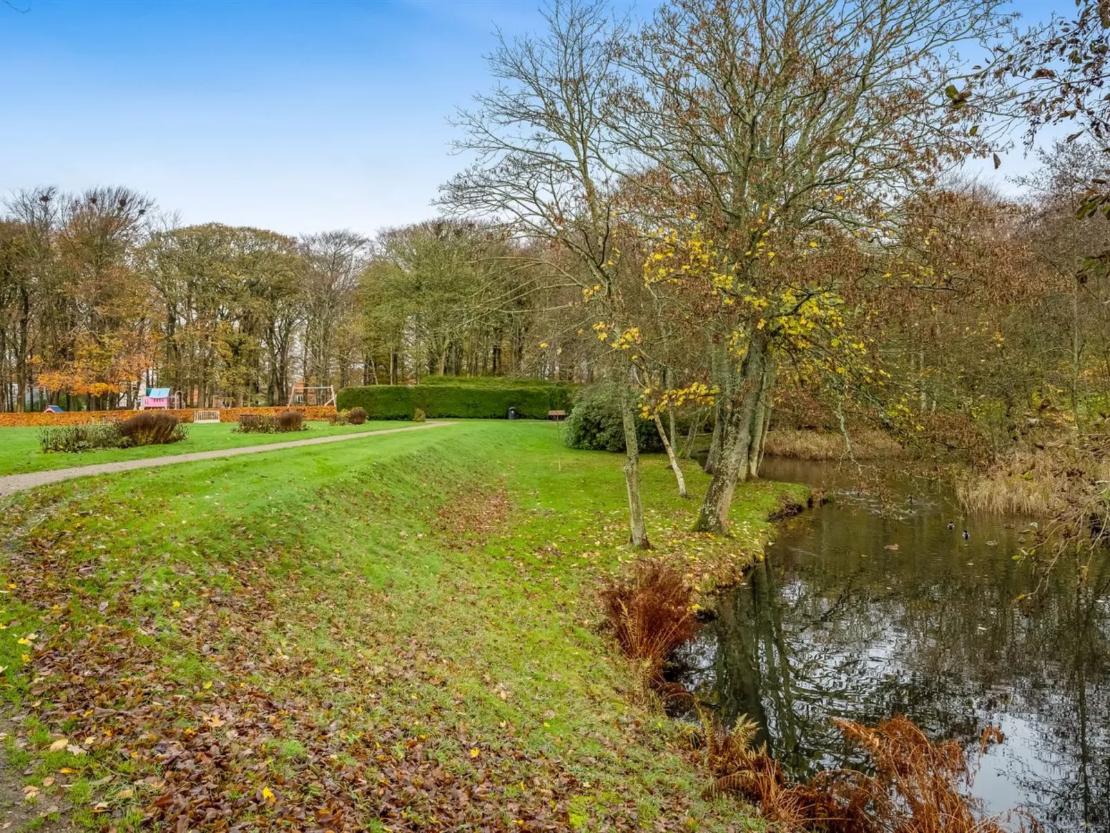 "Kamp" - 1km to the fjord-Buiten