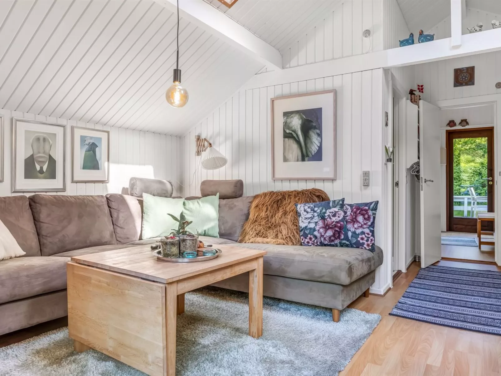 "Ung" - 30km from the sea-Binnen