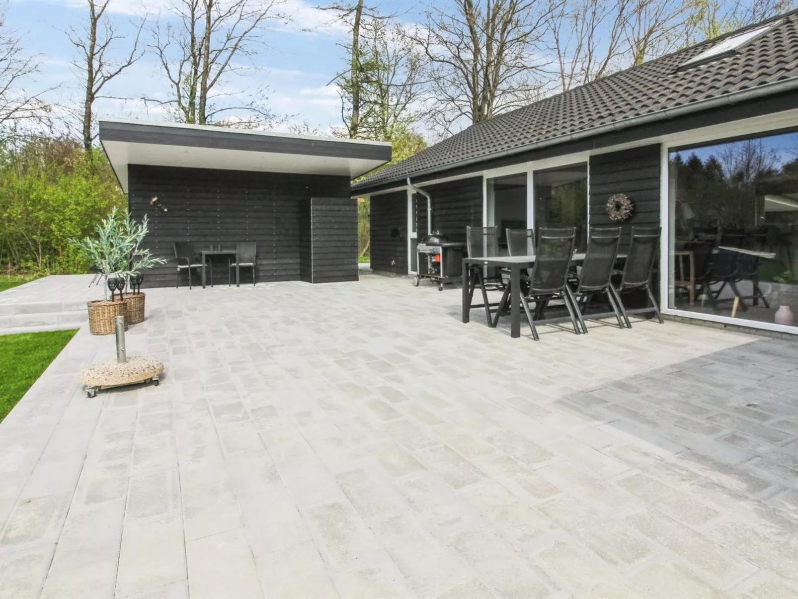 "Solvejg" - 30km from the sea-Buiten