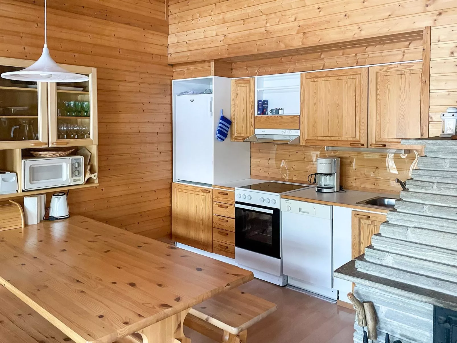 Ylläsrivit c 8 / villa änkyrä - Binnen