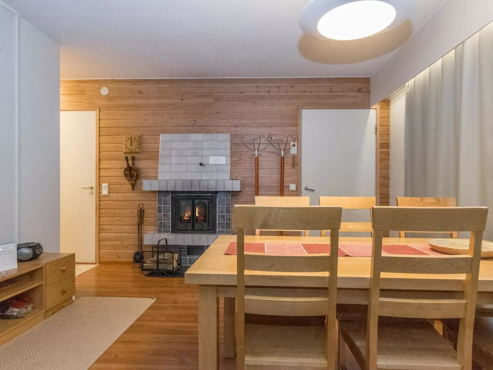 Saariseläntie 8 b 7-Binnen