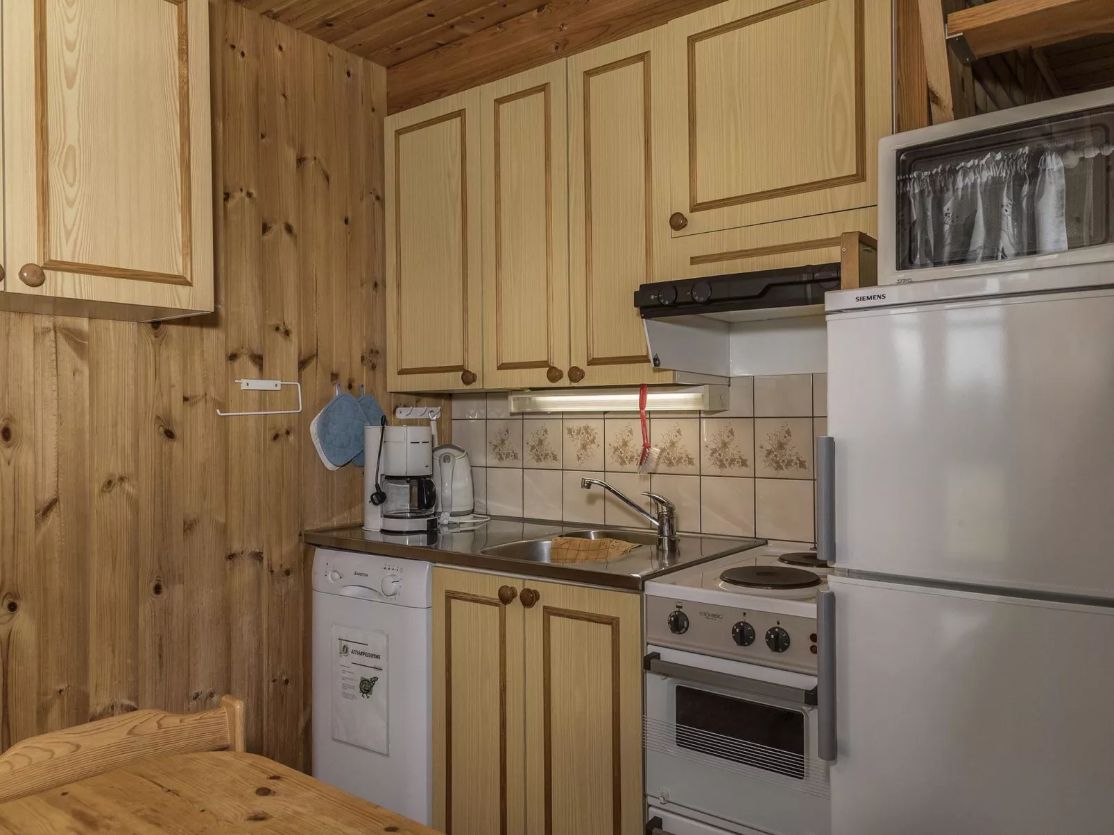 Ylläskarpalo 1 päätyhuoneisto-Binnen