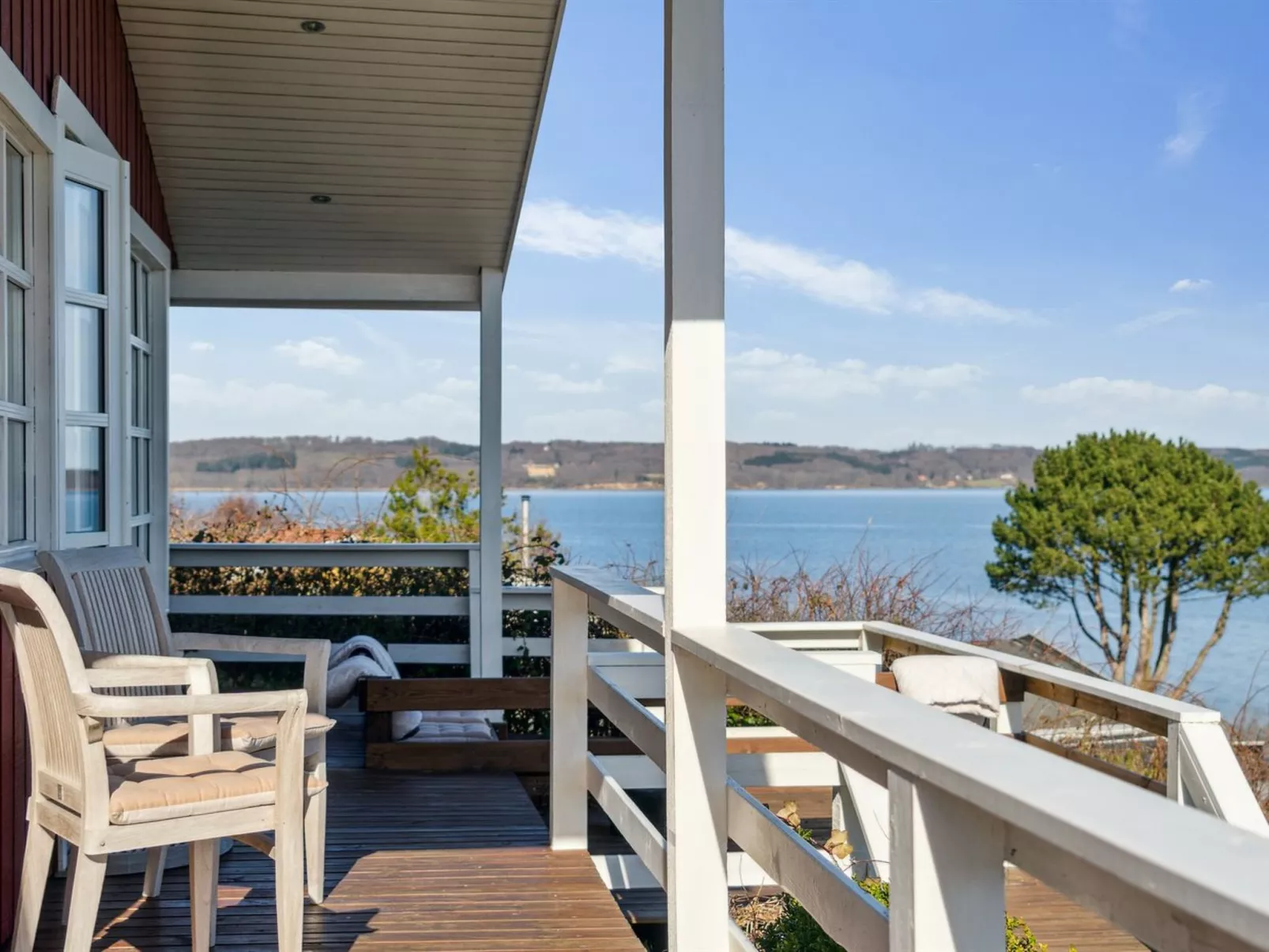 "Gesine" - 50m to the fjord-Buiten