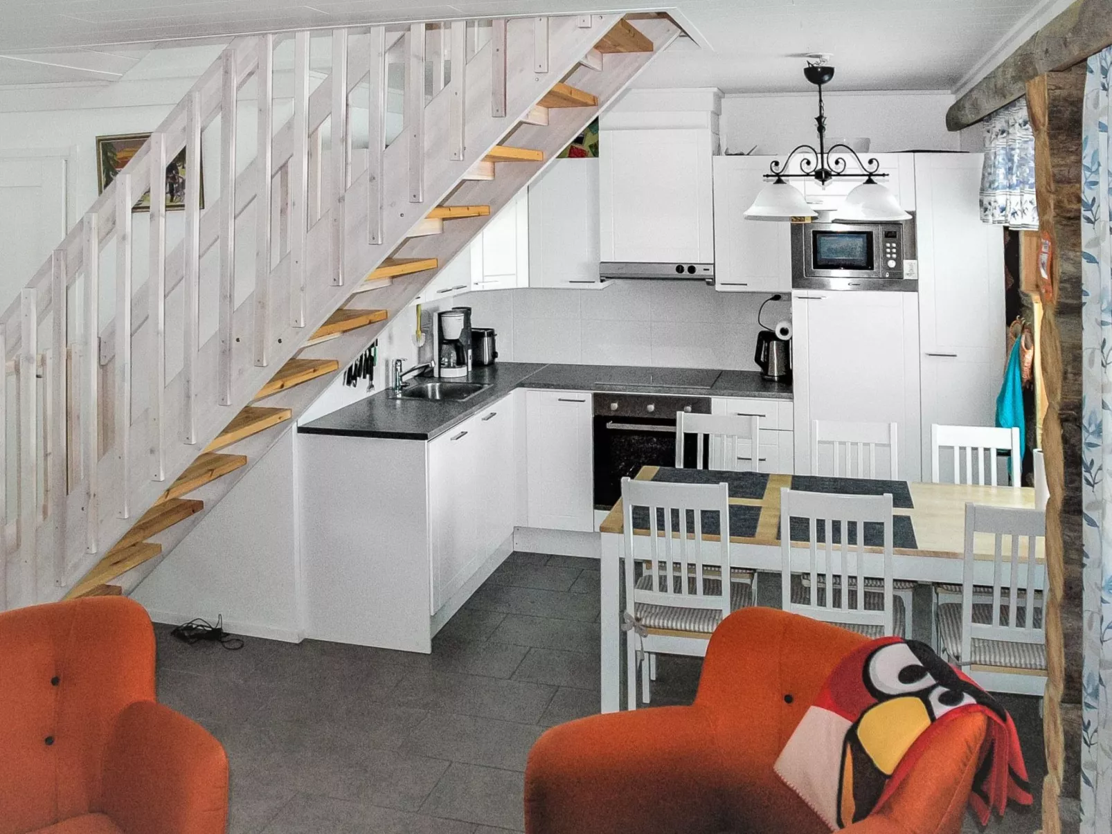 Maahisenrinne 3 e 19-Binnen