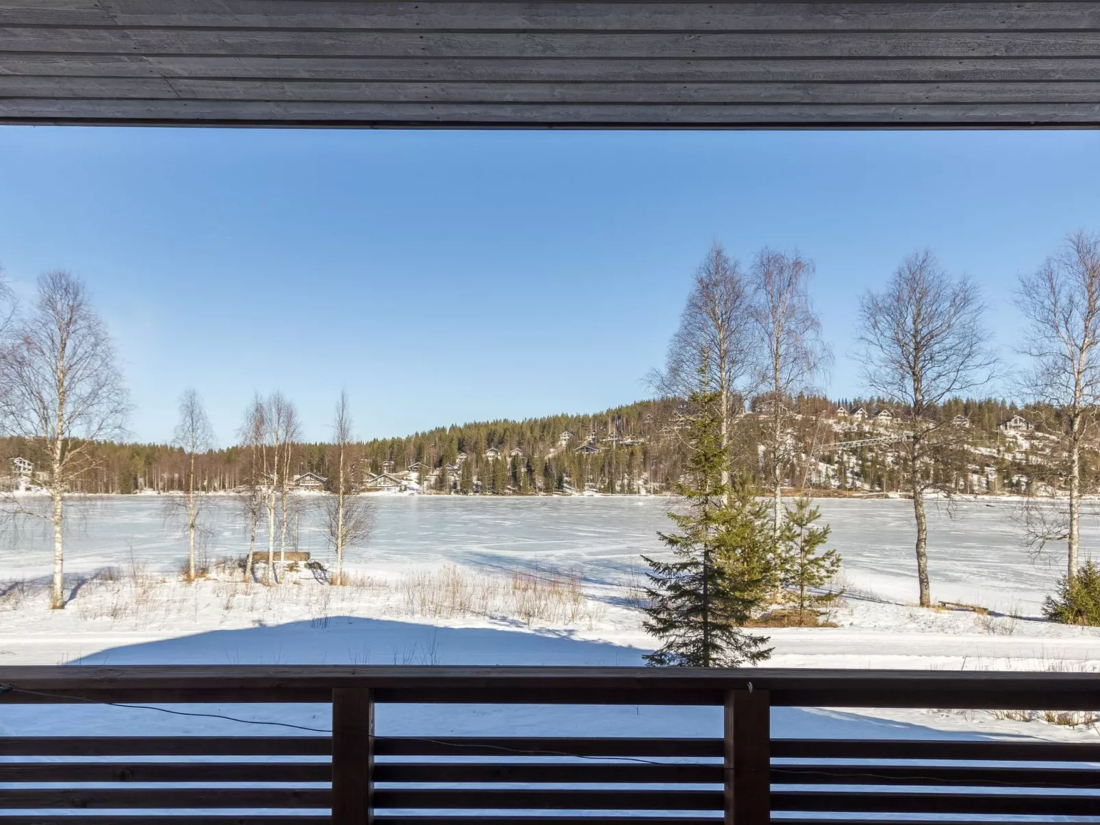 Hallan karhu b, paritalo-Binnen