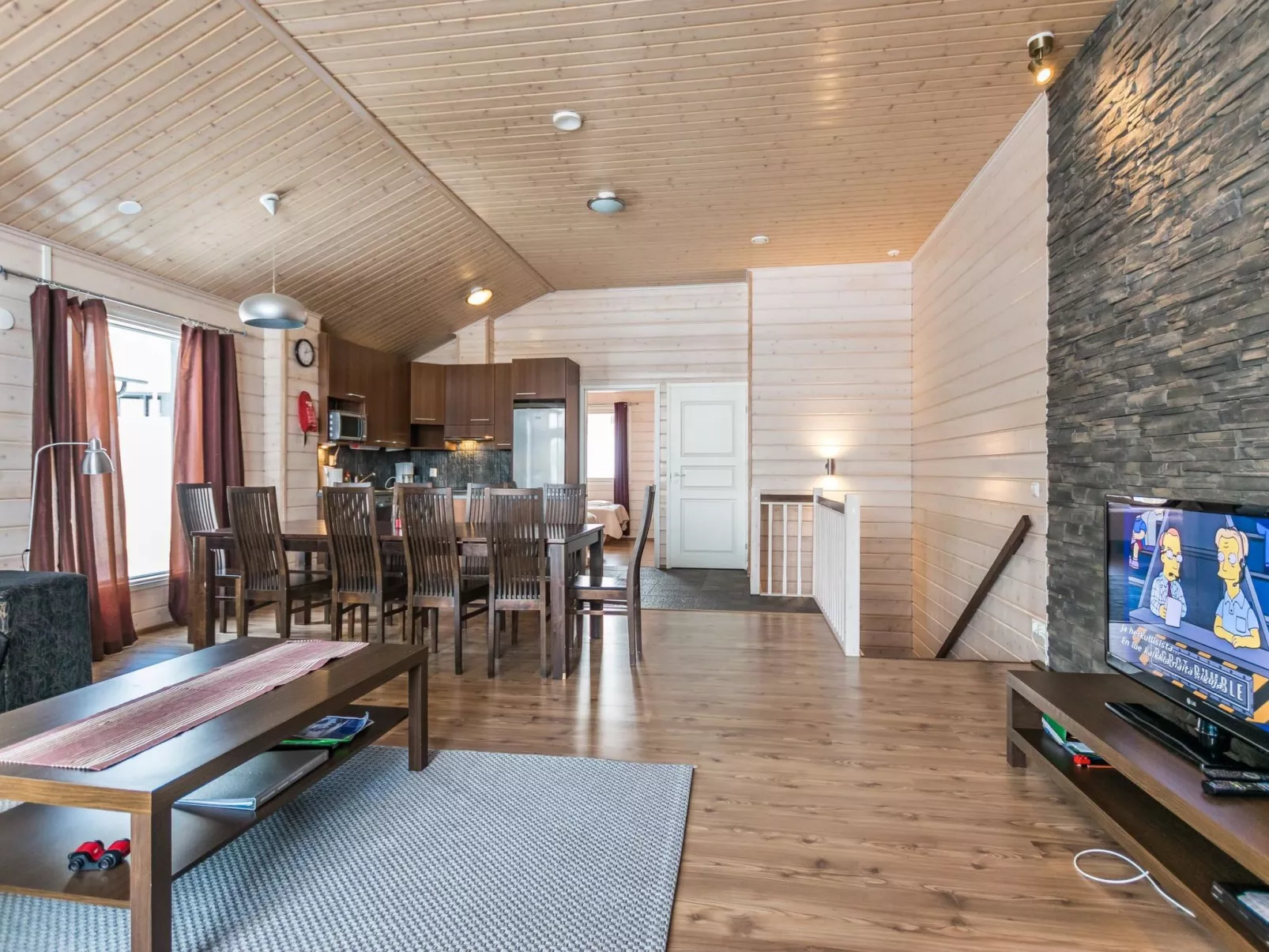 Hallan karhu c, paritalo-Binnen