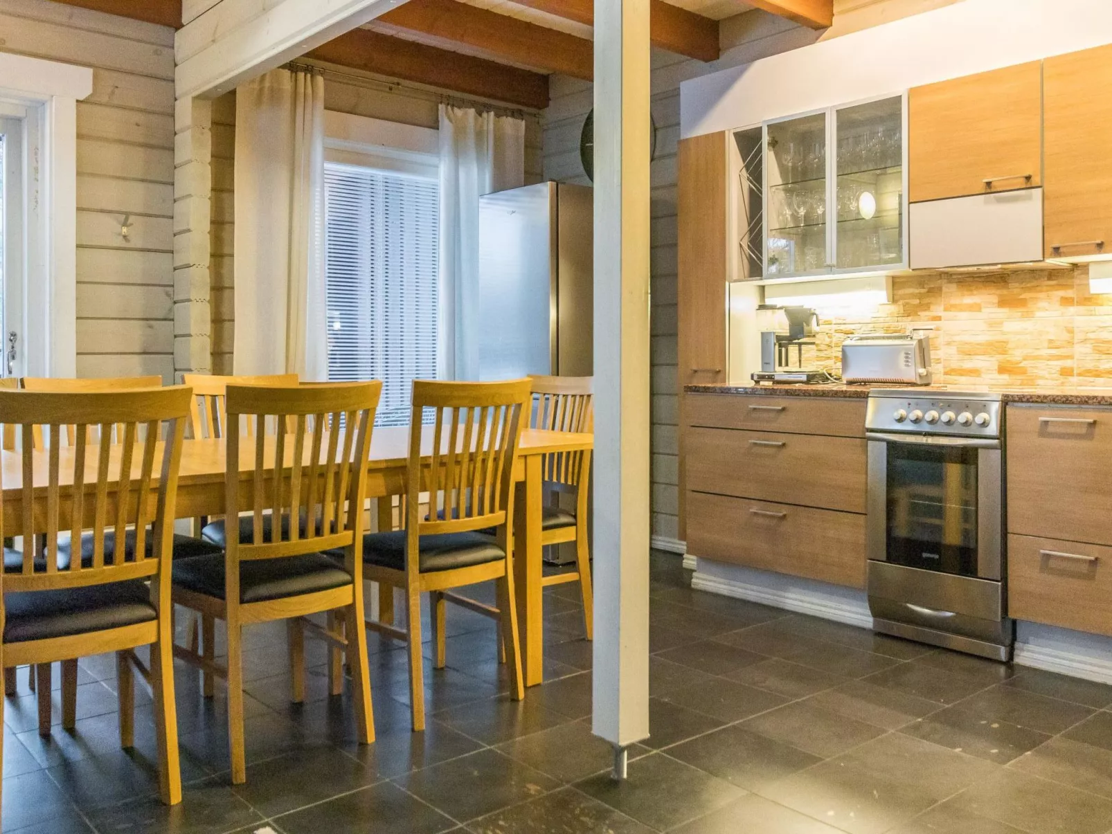 Uulanlinna a, paritalo-Binnen