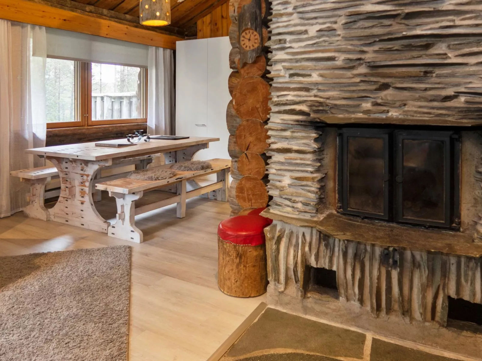 Agenttimajat 1-Binnen