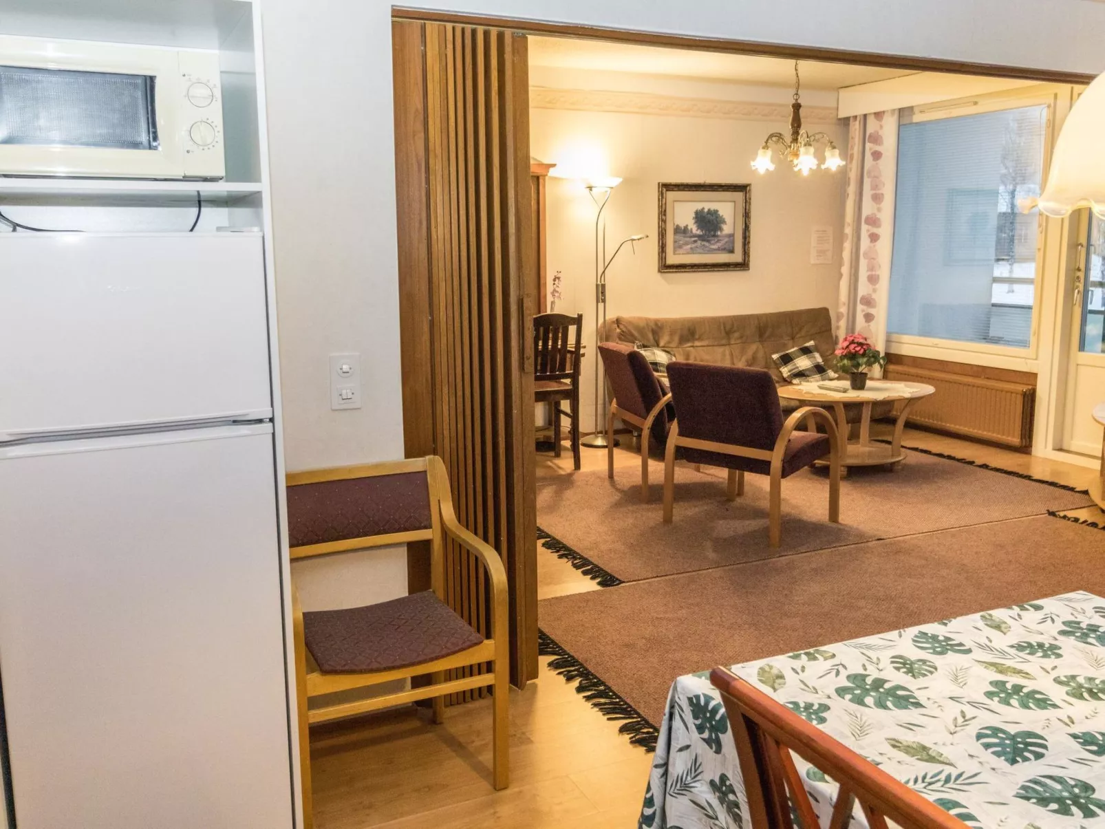 Kylpylä-hotelli, huone 448-Binnen